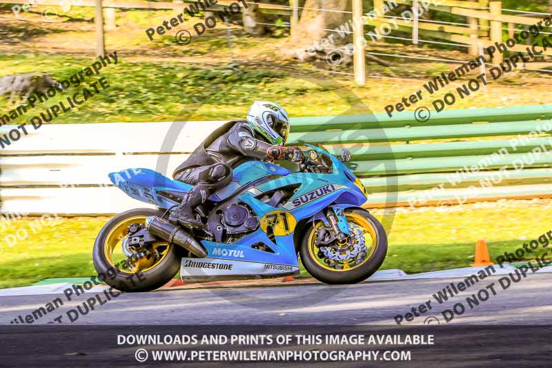 cadwell no limits trackday;cadwell park;cadwell park photographs;cadwell trackday photographs;enduro digital images;event digital images;eventdigitalimages;no limits trackdays;peter wileman photography;racing digital images;trackday digital images;trackday photos